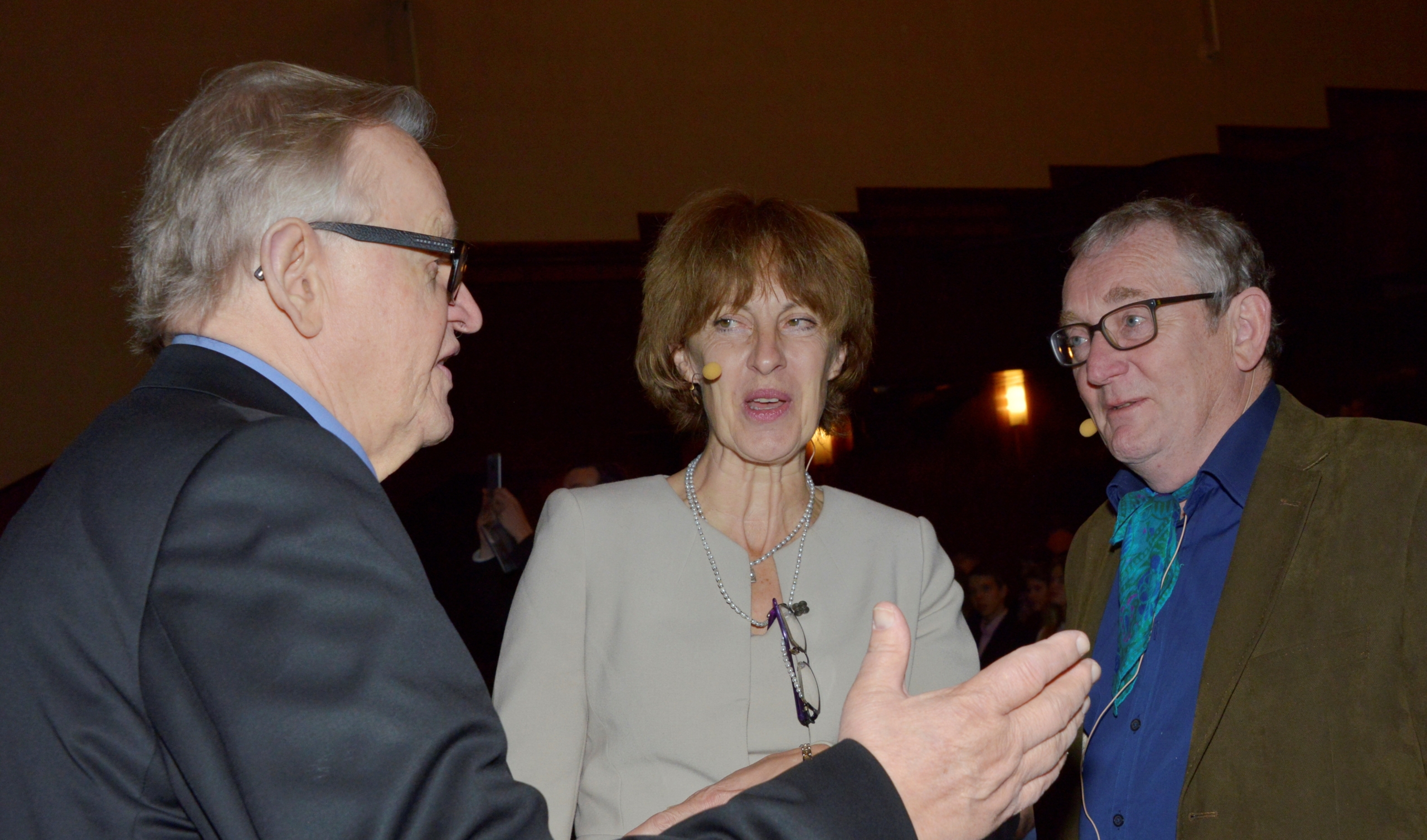 Martti Ahtisaari, Jacqueline McGlade ja Robert Service Eurooppalaisen politiikan ja talouden muuttuvat suunnat -seminaarissa Helsingissä 11.11.2014.